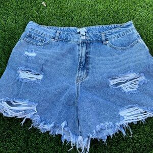 F21 ripped shorts | medium wash